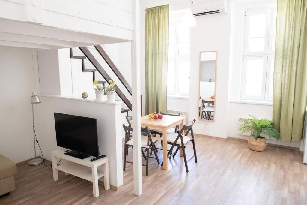 N28 Studio Next To Andrassy Boulevard. Budapest Extérieur photo